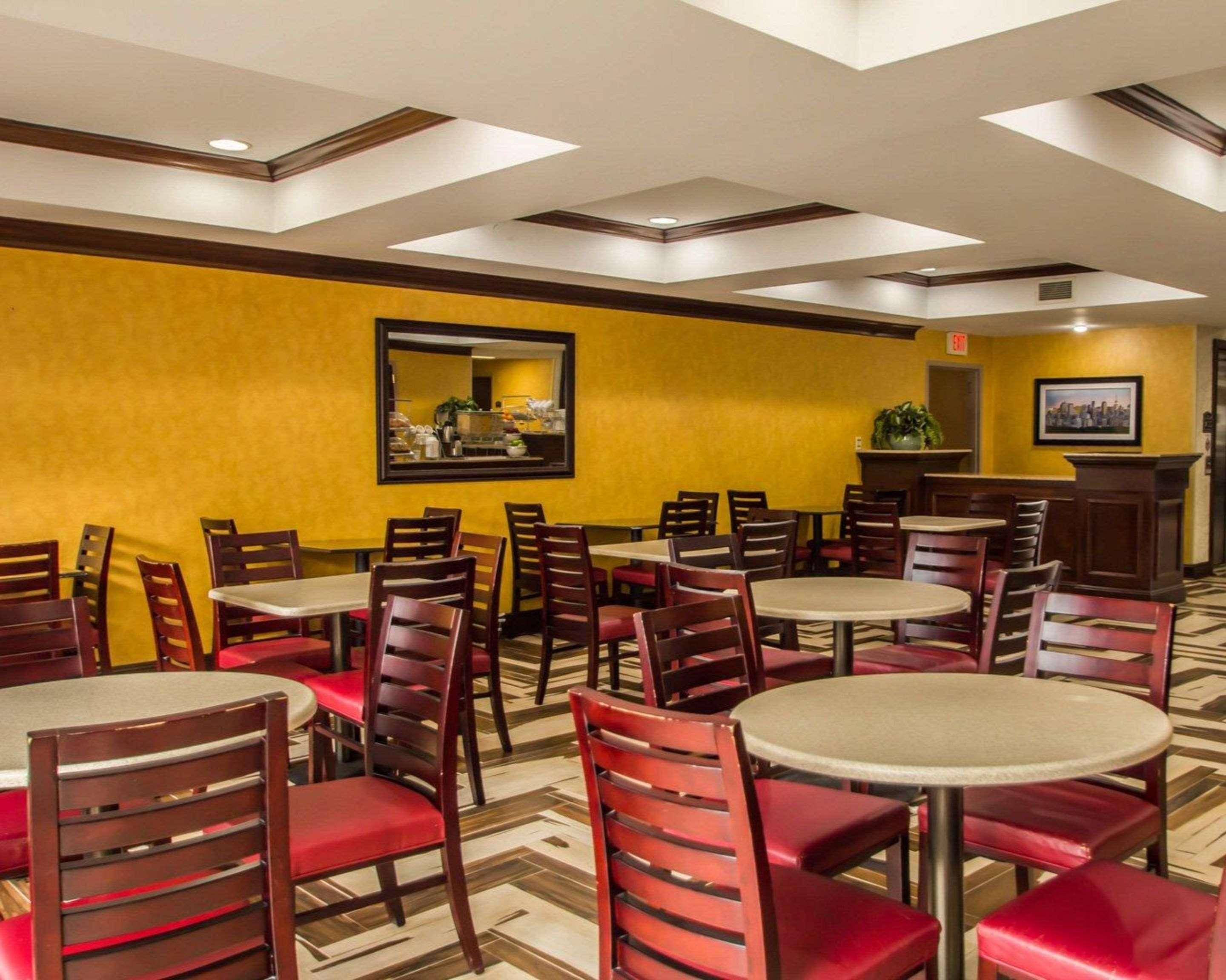 Quality Suites Nyc Gateway North Bergen Exterior foto