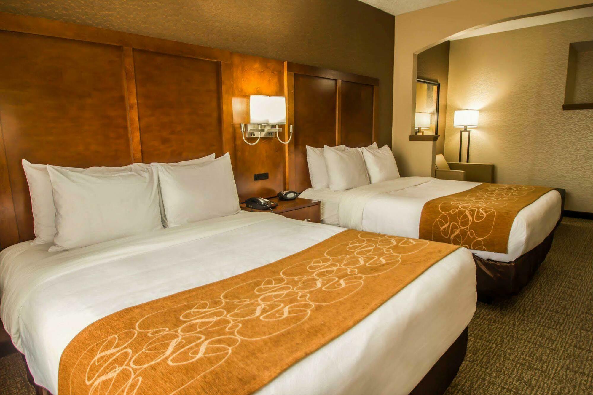 Quality Suites Nyc Gateway North Bergen Exterior foto